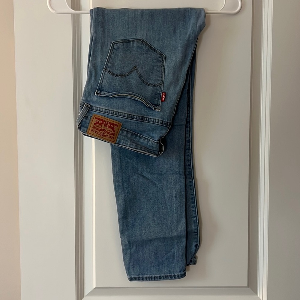 Levi’s 711 skinny cropped jeans